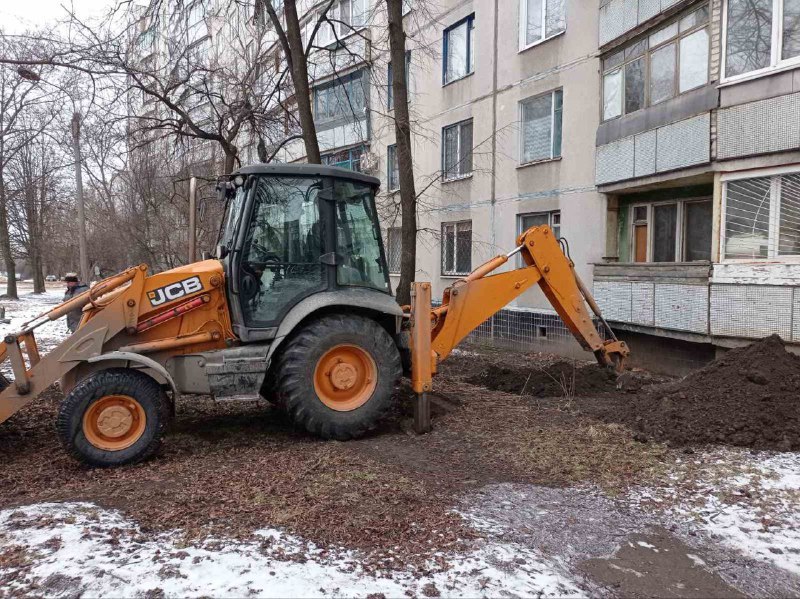 Працівники КП Харківські теплові мережі ліквідують дефекти на внутрішньоквартальних мережах центрального опалення та гарячого водопостачання